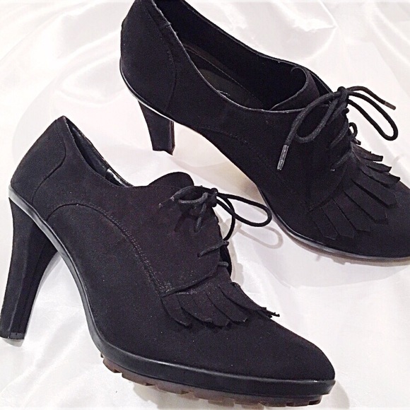 Tahari Shoes - Black Suede Oxford "Temple" Booties - EUC